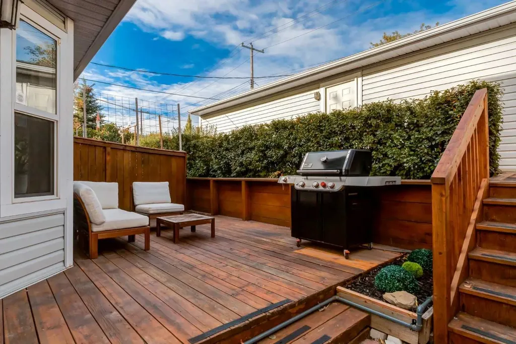 2013 24 Street SW Calgary AB T3E 1T1