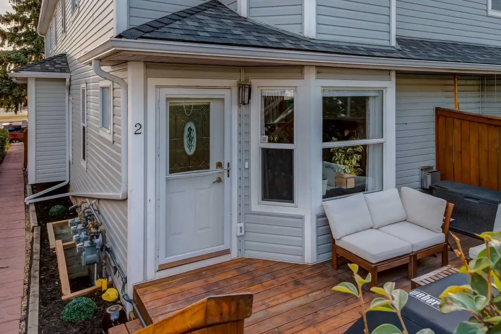 2013 24 Street SW Calgary AB T3E 1T1