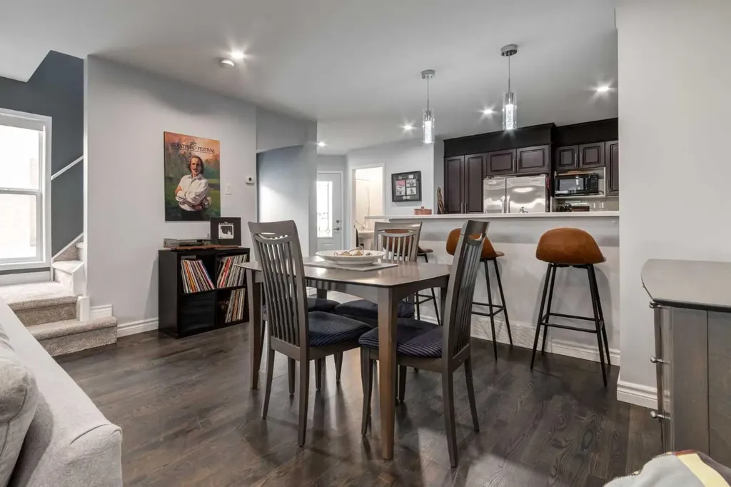 2013 24 Street SW Calgary AB T3E 1T1