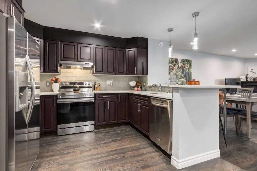 2013 24 Street SW Calgary AB T3E 1T1