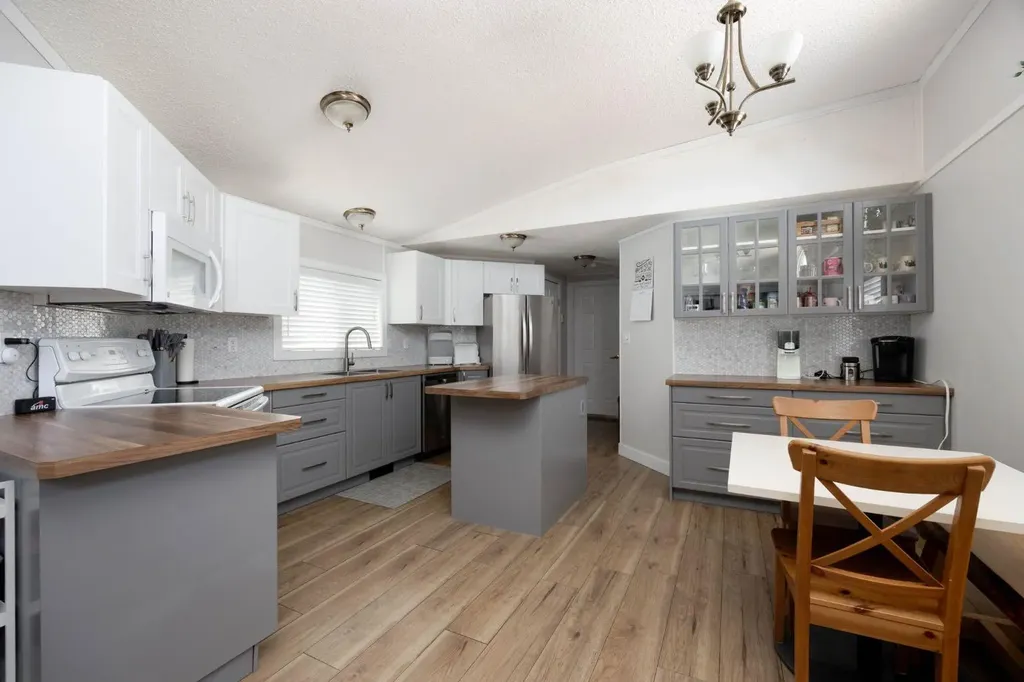 177 Couture Lane Fort Mcmurray AB t9k1y2