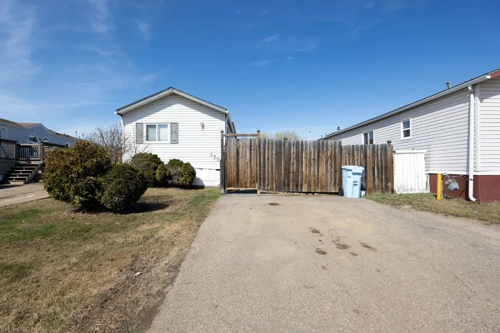 177 Couture Lane Fort Mcmurray AB t9k1y2