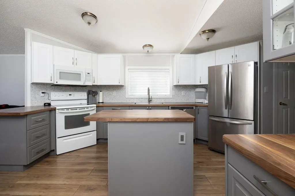 177 Couture Lane Fort Mcmurray AB t9k1y2