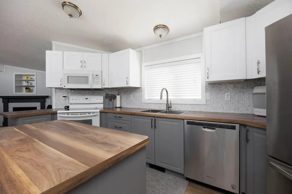 177 Couture Lane Fort Mcmurray AB t9k1y2