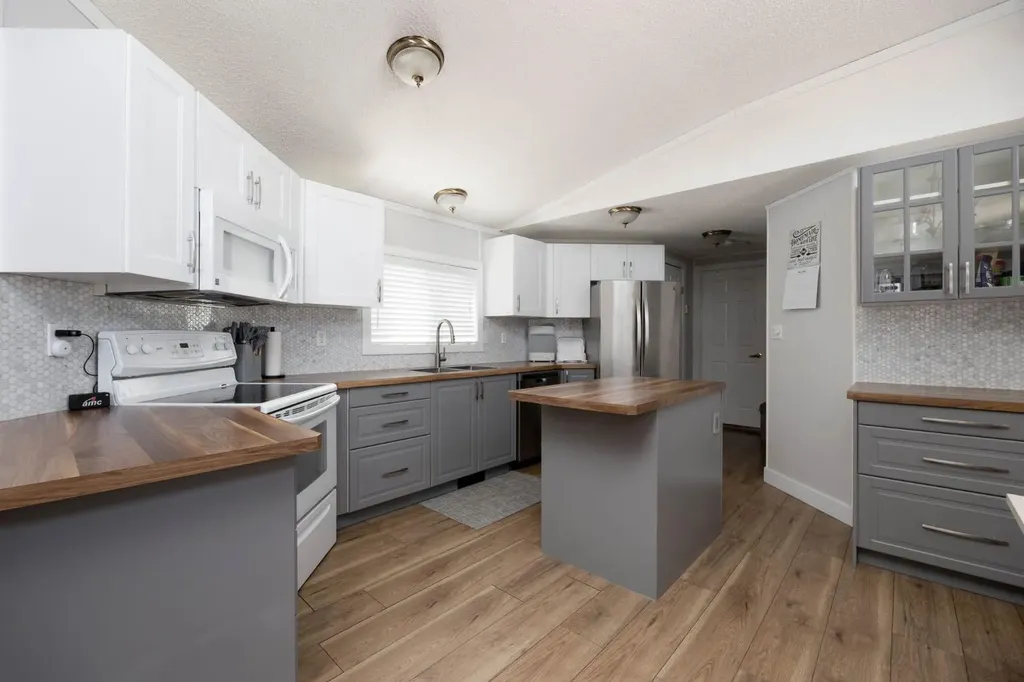 177 Couture Lane Fort Mcmurray AB t9k1y2