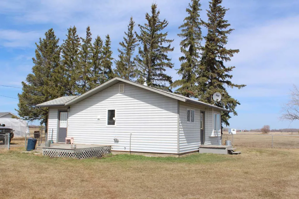 #208 Main Street North Star AB T0H 2T0