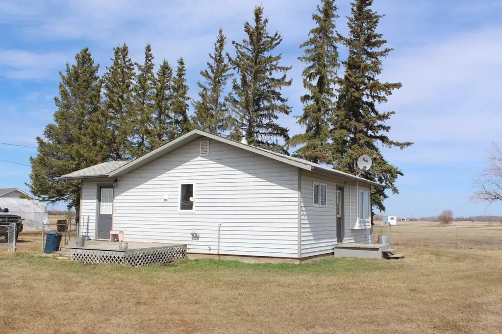 #208 Main Street North Star AB T0H 2T0