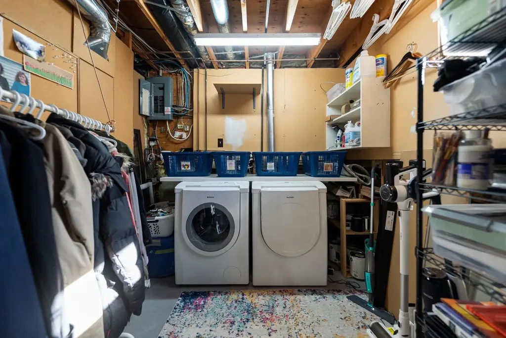 6316 38 Avenue Close Camrose AB T4V 2Z7