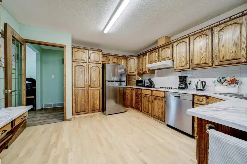 31 Red Crow Boulevard W Lethbridge AB T1K5j7