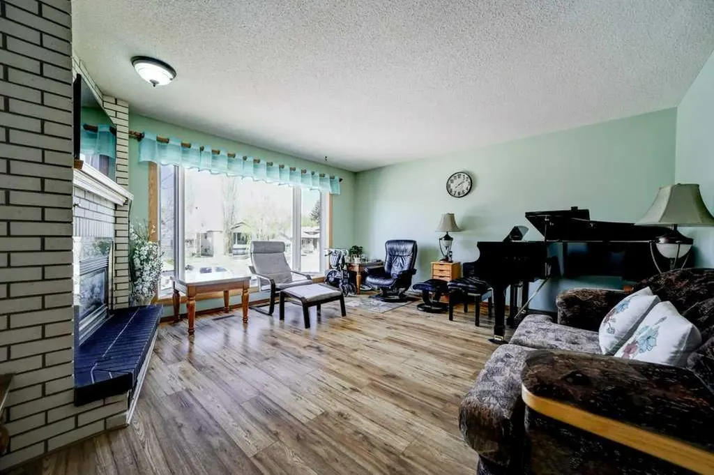 31 Red Crow Boulevard W Lethbridge AB T1K5j7