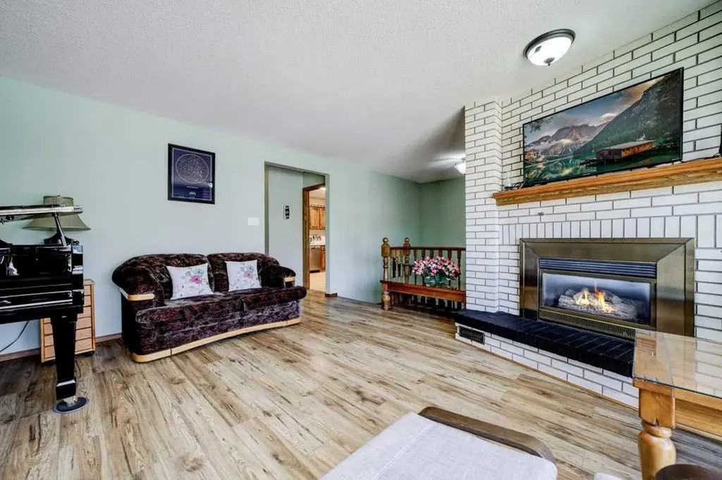 31 Red Crow Boulevard W Lethbridge AB T1K5j7