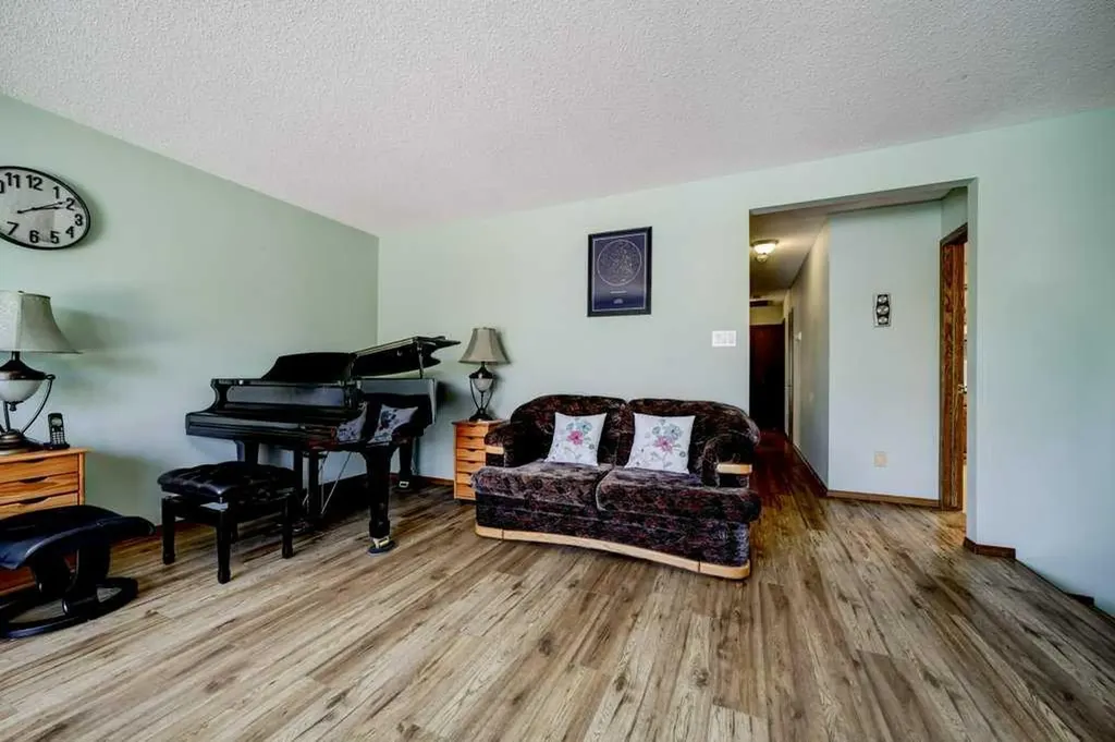 31 Red Crow Boulevard W Lethbridge AB T1K5j7