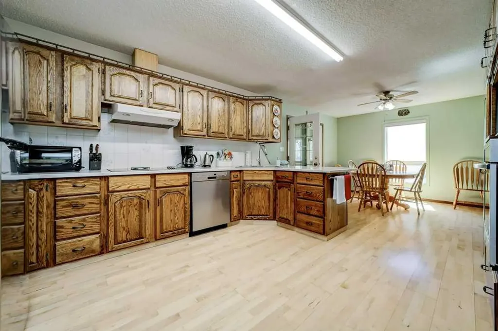 31 Red Crow Boulevard W Lethbridge AB T1K5j7