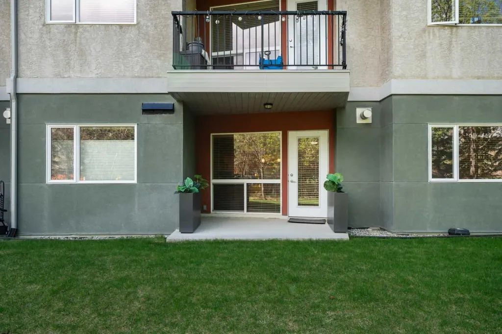 69 Springborough Court SW Calgary AB T3H 5V5