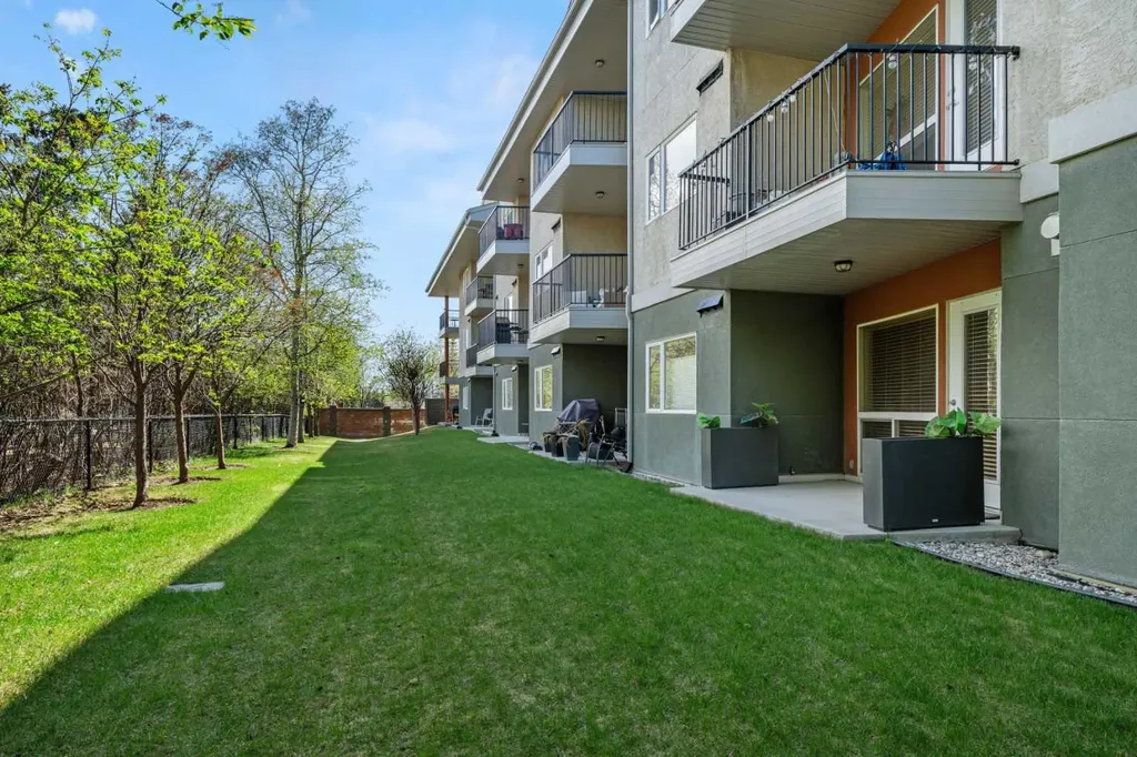 69 Springborough Court SW Calgary AB T3H 5V5