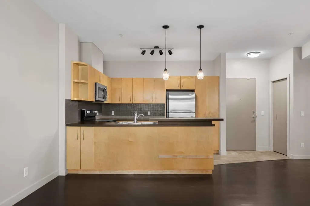 69 Springborough Court SW Calgary AB T3H 5V5