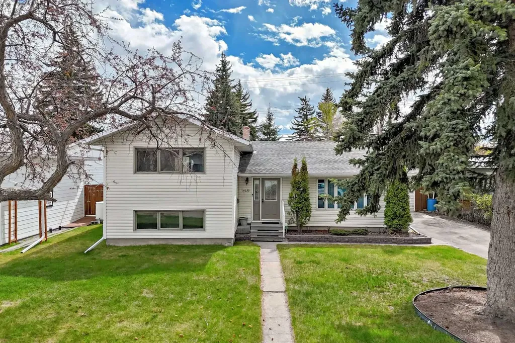 4039 5 Avenue SW Calgary AB T3C0C2