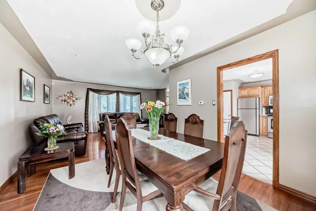 4039 5 Avenue SW Calgary AB T3C0C2