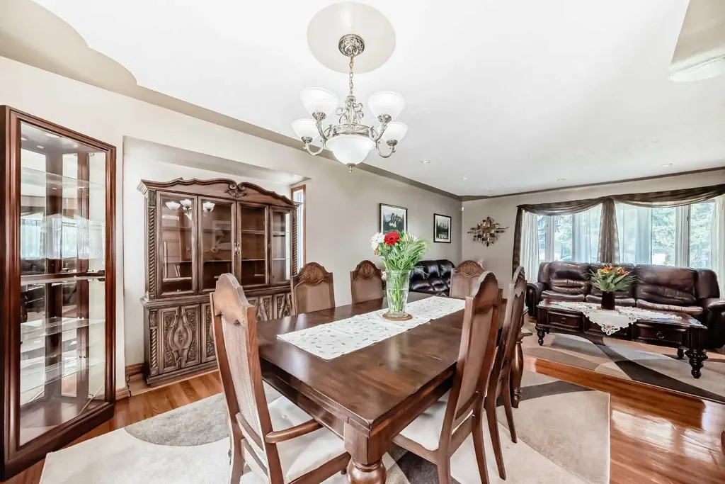 4039 5 Avenue SW Calgary AB T3C0C2