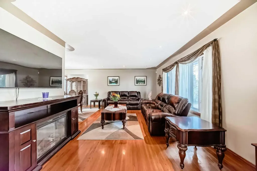 4039 5 Avenue SW Calgary AB T3C0C2