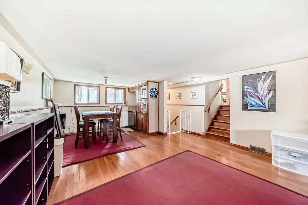 4039 5 Avenue SW Calgary AB T3C0C2
