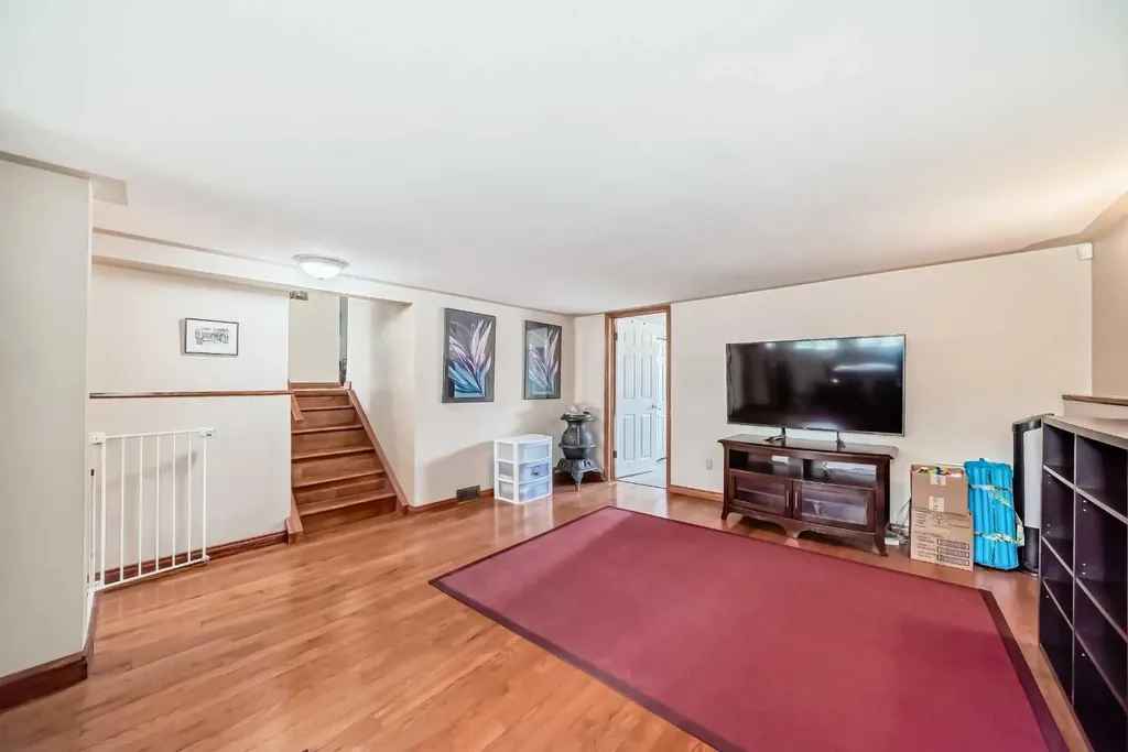4039 5 Avenue SW Calgary AB T3C0C2
