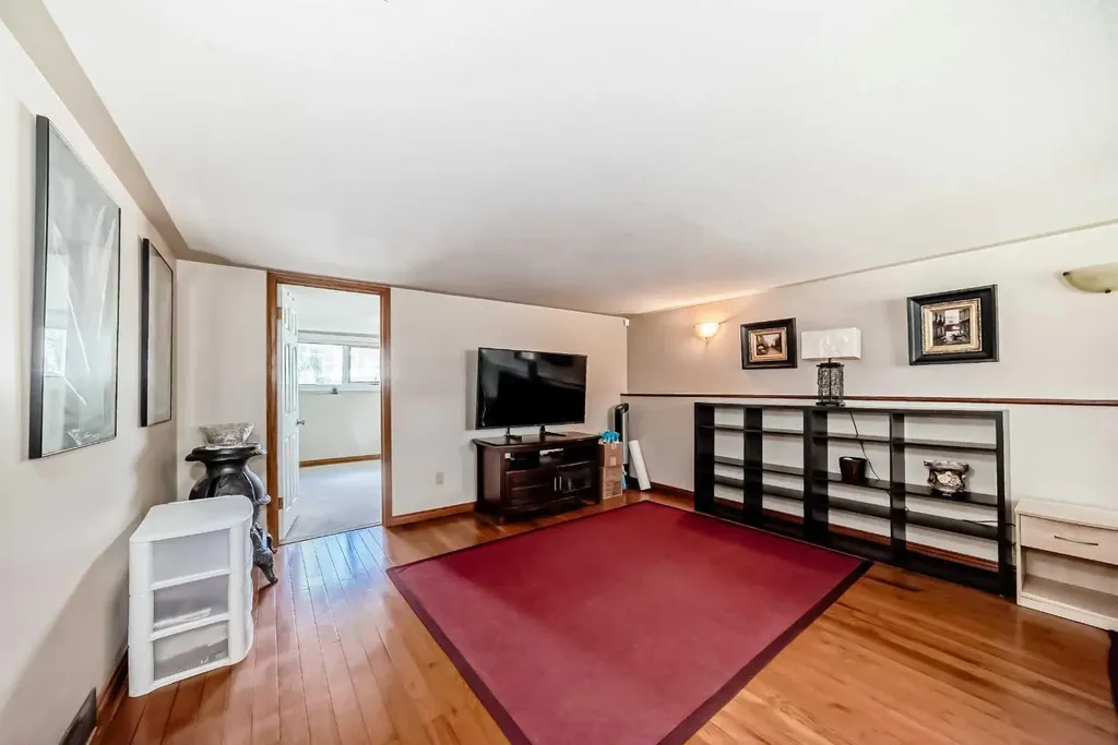 4039 5 Avenue SW Calgary AB T3C0C2