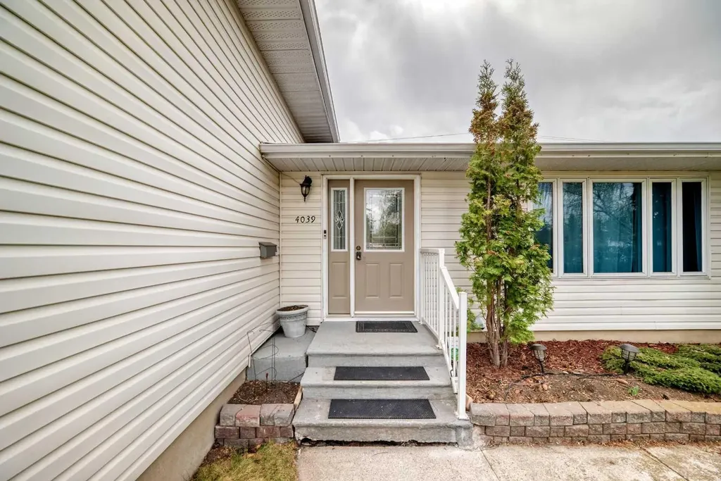 4039 5 Avenue SW Calgary AB T3C0C2