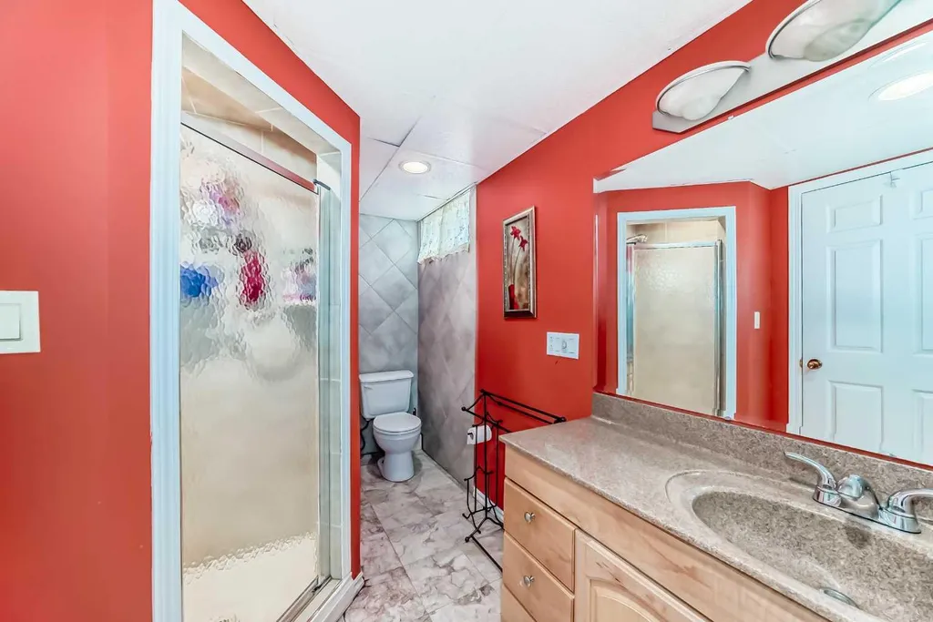 4039 5 Avenue SW Calgary AB T3C0C2