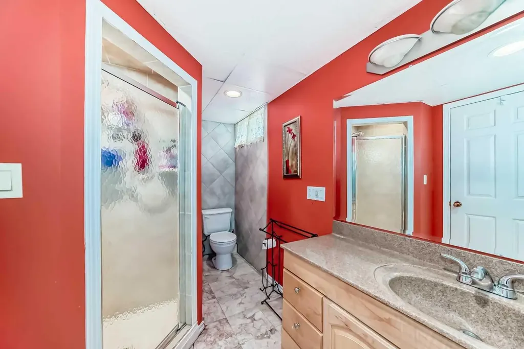 4039 5 Avenue SW Calgary AB T3C0C2