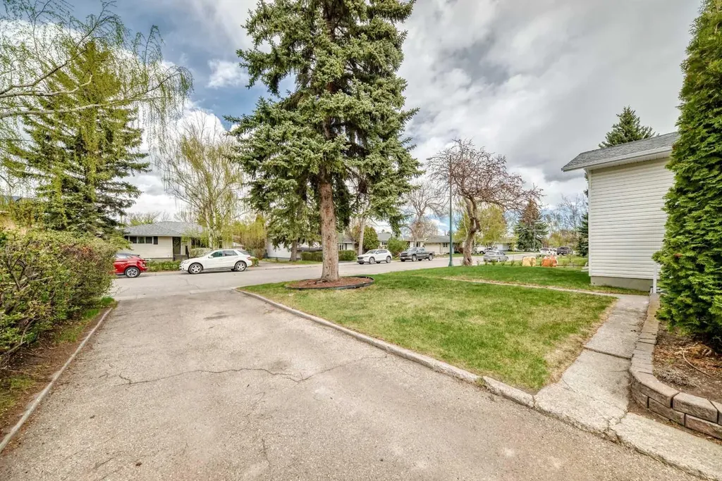 4039 5 Avenue SW Calgary AB T3C0C2
