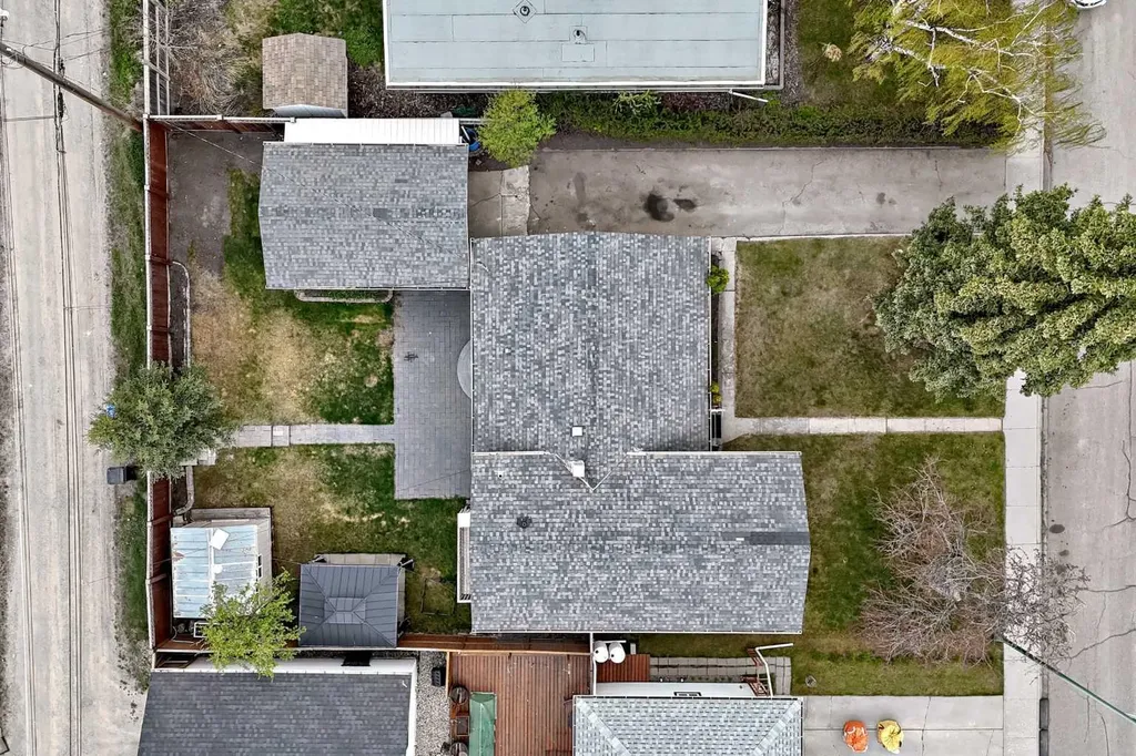 4039 5 Avenue SW Calgary AB T3C0C2