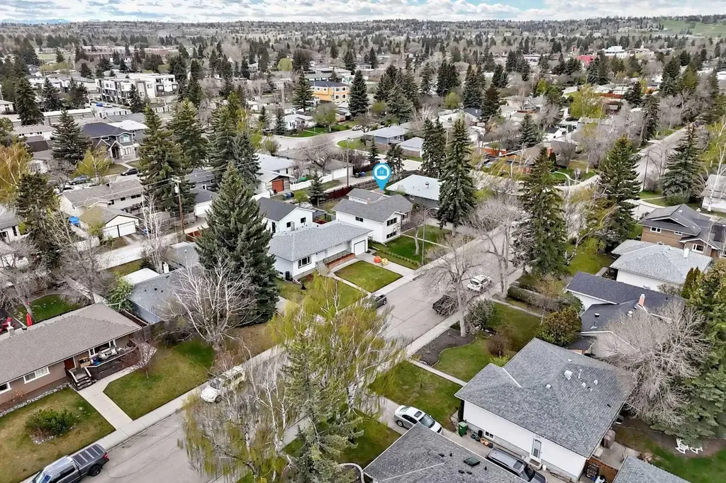 4039 5 Avenue SW Calgary AB T3C0C2
