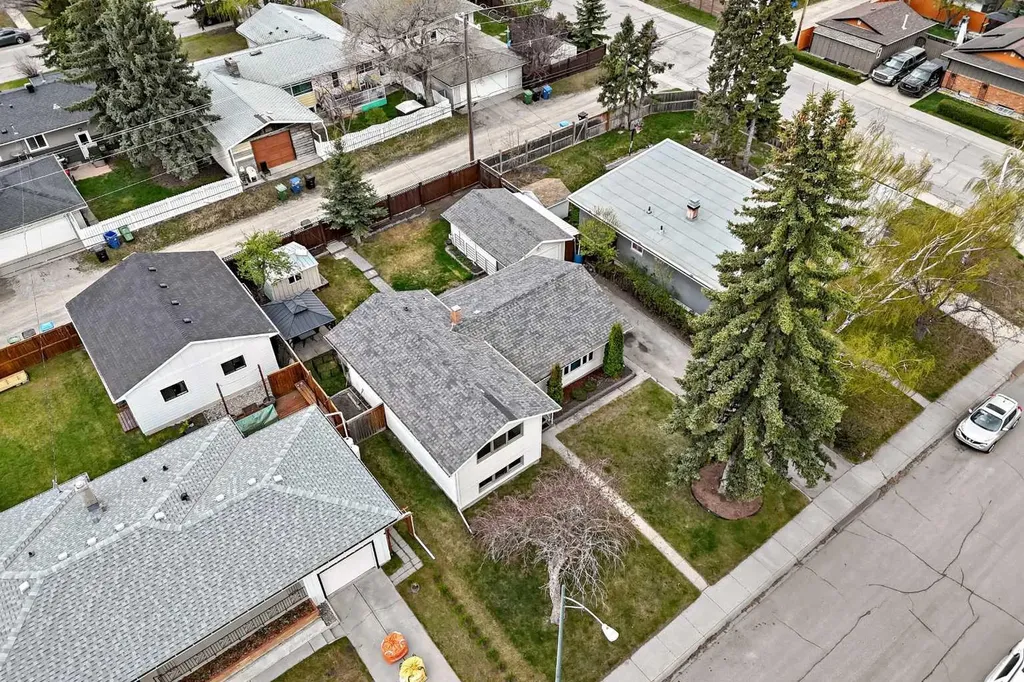 4039 5 Avenue SW Calgary AB T3C0C2