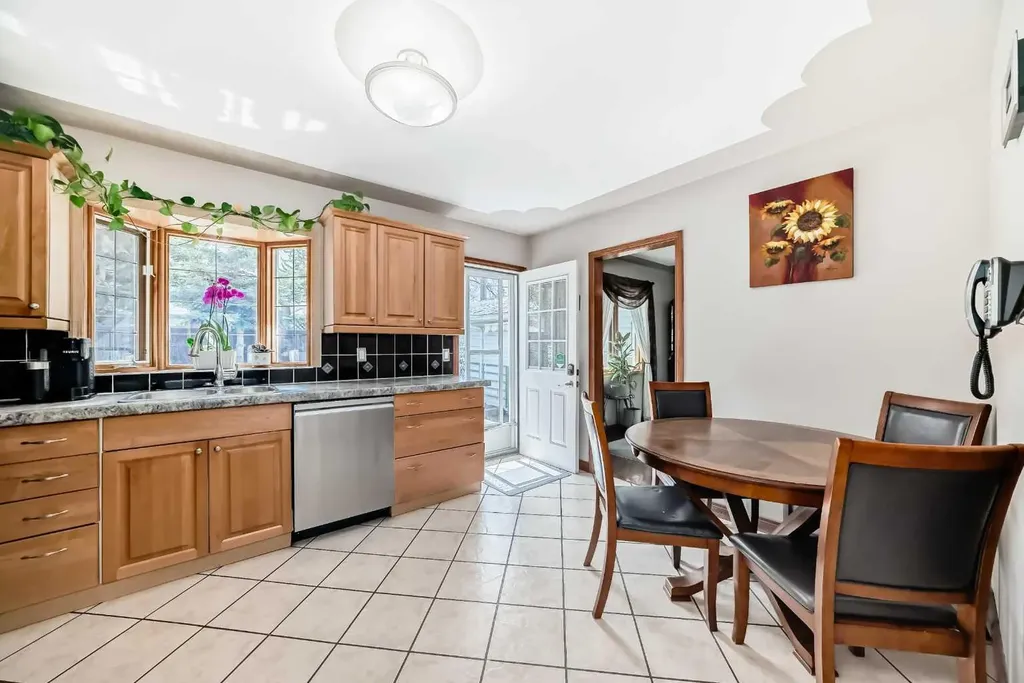 4039 5 Avenue SW Calgary AB T3C0C2