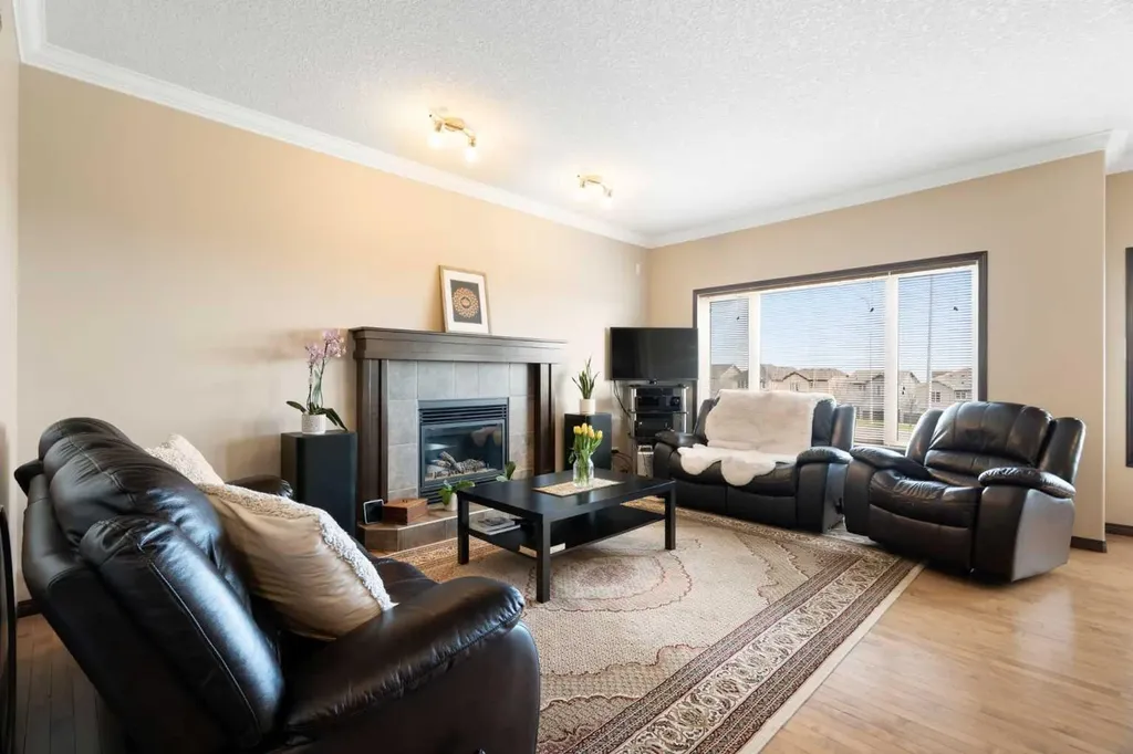 196 Nolanfield Way NW Calgary AB T3R 0M4