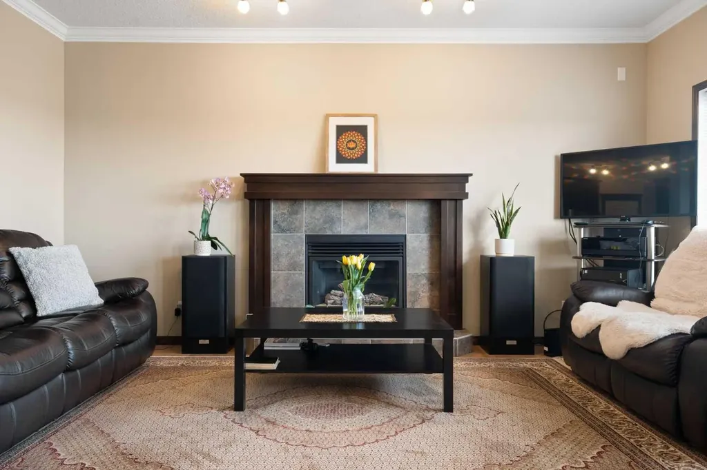 196 Nolanfield Way NW Calgary AB T3R 0M4