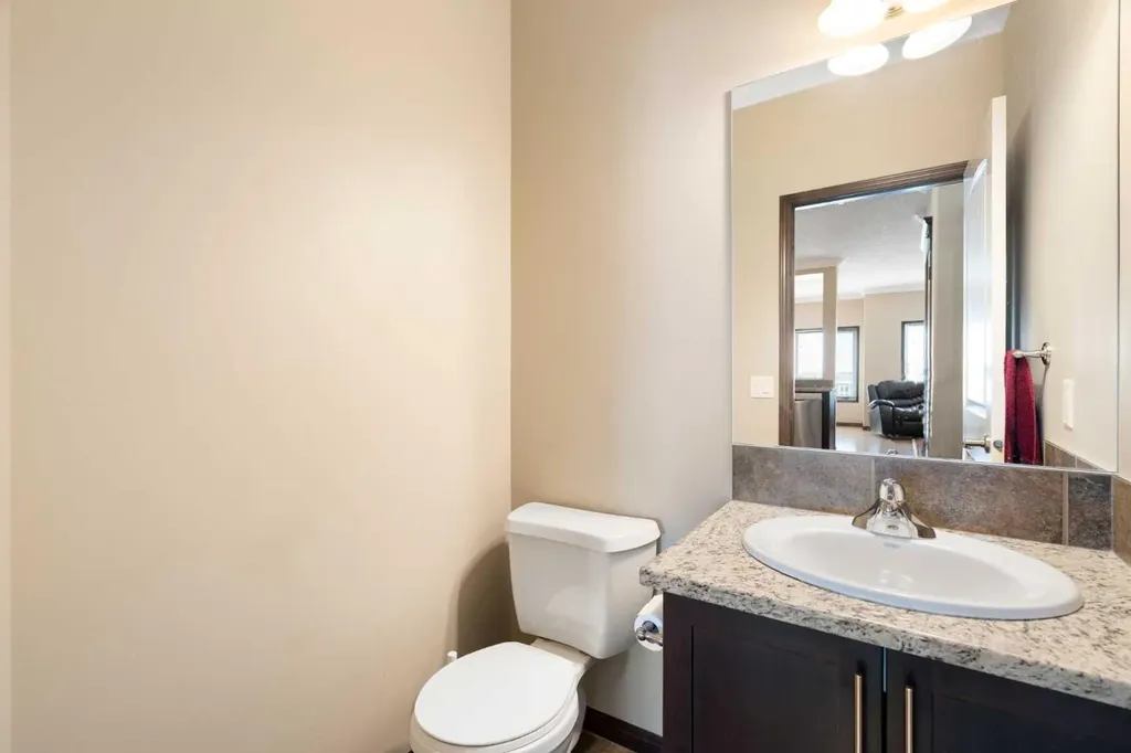 196 Nolanfield Way NW Calgary AB T3R 0M4