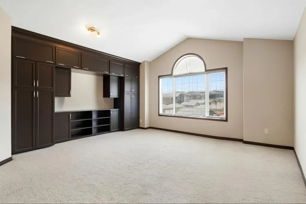 196 Nolanfield Way NW Calgary AB T3R 0M4
