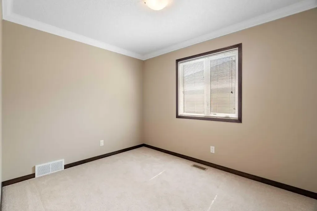 196 Nolanfield Way NW Calgary AB T3R 0M4