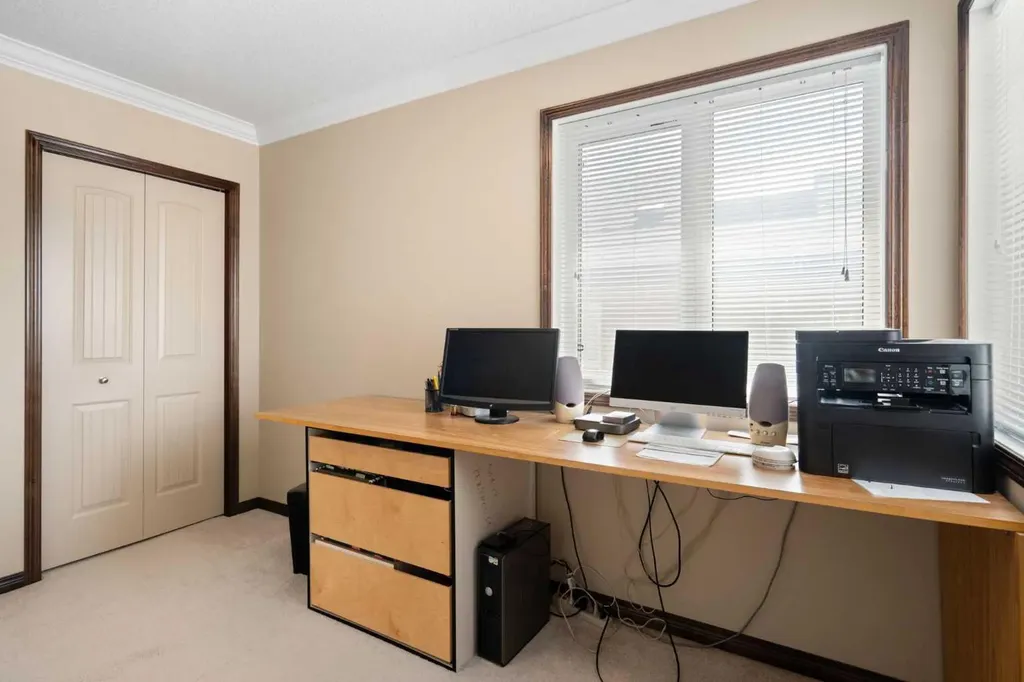 196 Nolanfield Way NW Calgary AB T3R 0M4