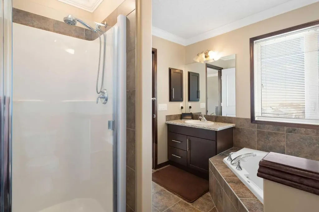 196 Nolanfield Way NW Calgary AB T3R 0M4