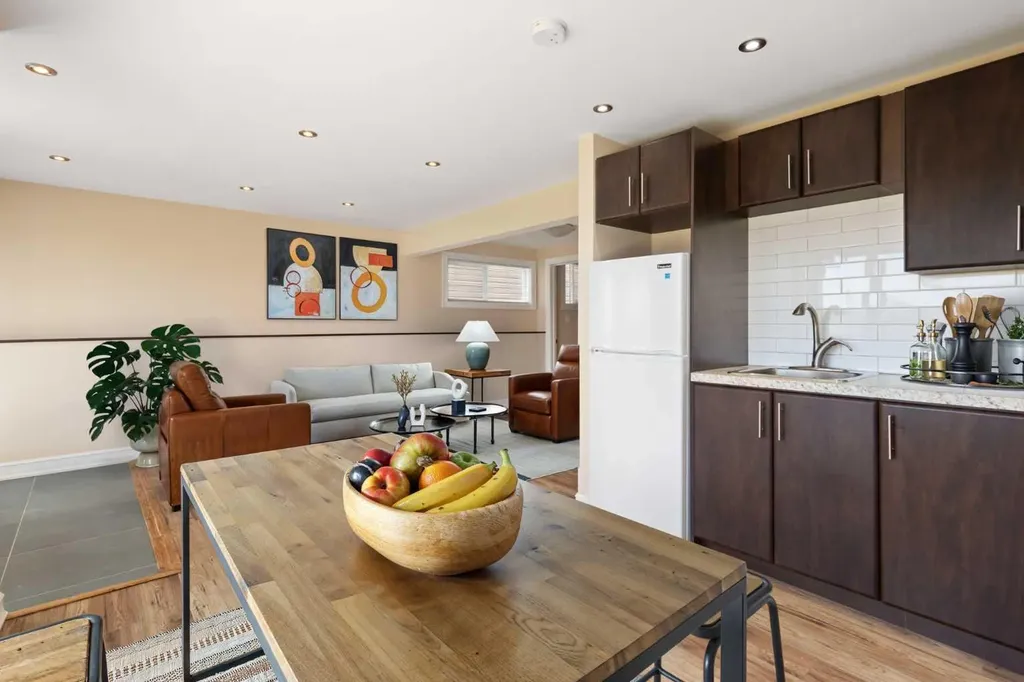 196 Nolanfield Way NW Calgary AB T3R 0M4