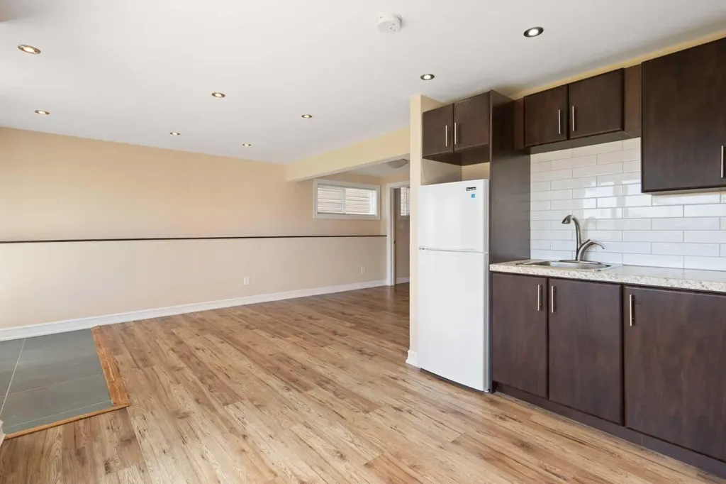 196 Nolanfield Way NW Calgary AB T3R 0M4