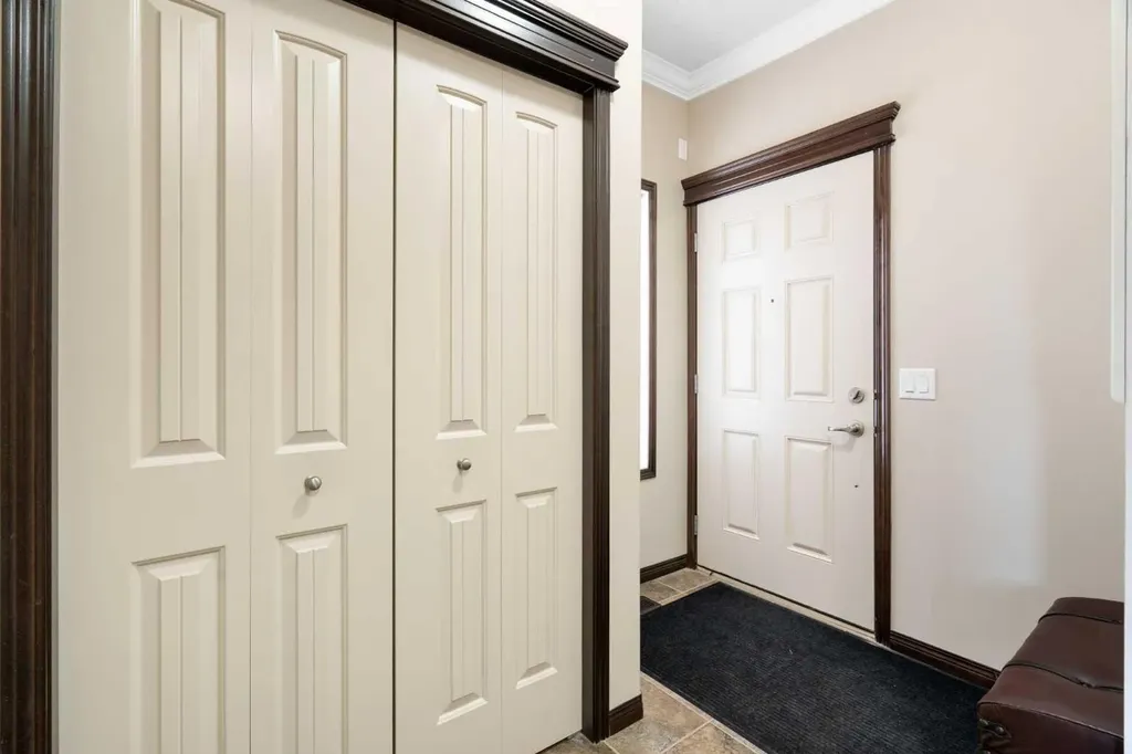 196 Nolanfield Way NW Calgary AB T3R 0M4