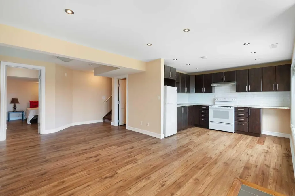 196 Nolanfield Way NW Calgary AB T3R 0M4