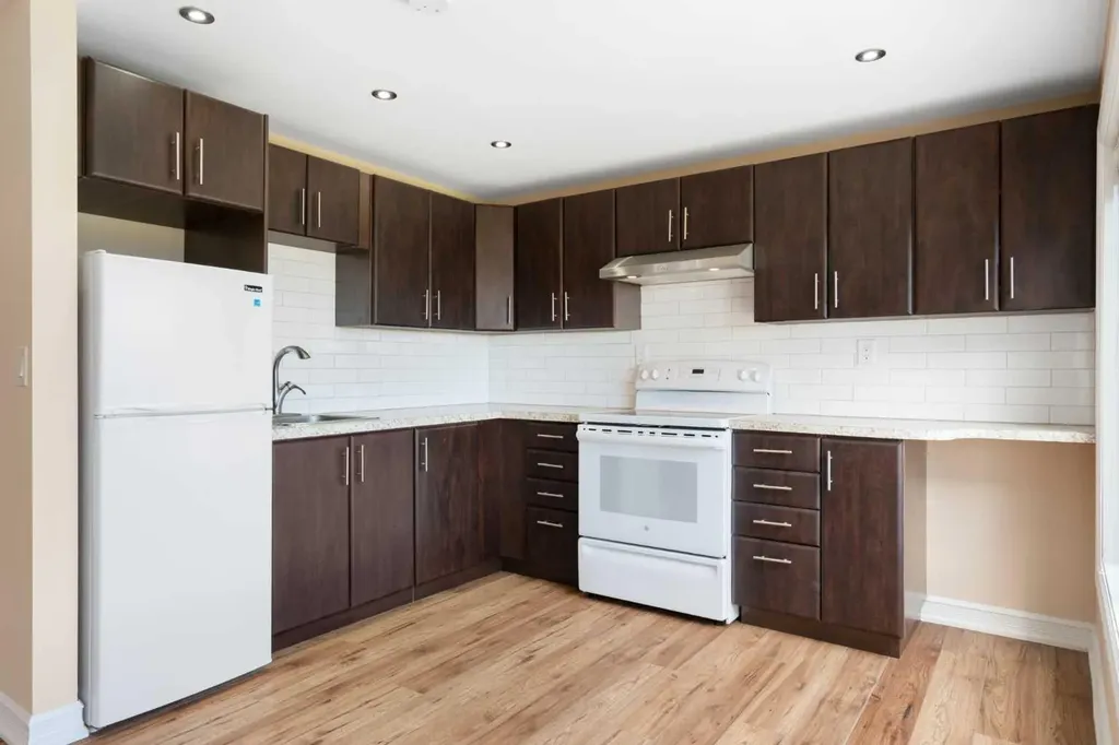 196 Nolanfield Way NW Calgary AB T3R 0M4