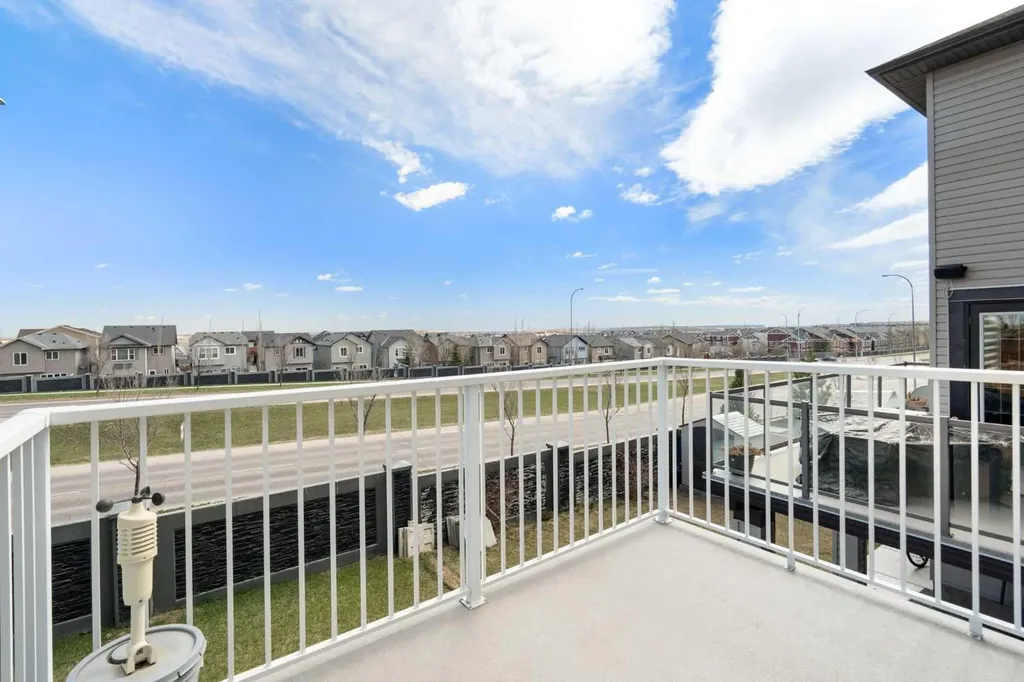 196 Nolanfield Way NW Calgary AB T3R 0M4