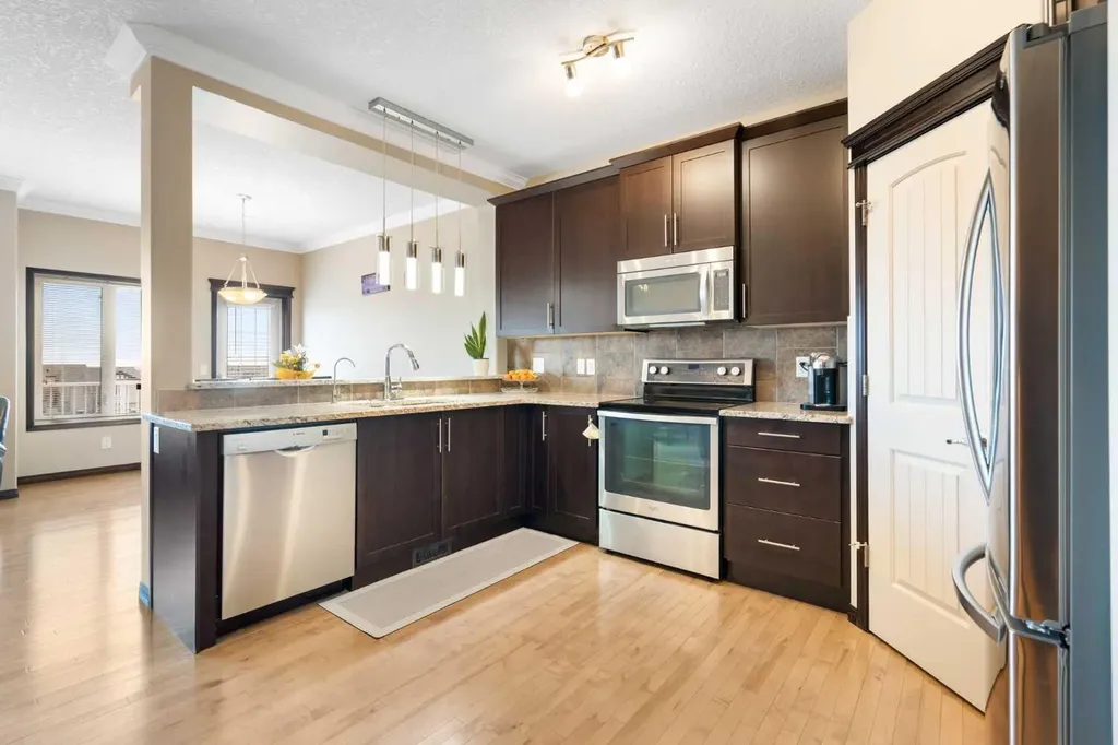 196 Nolanfield Way NW Calgary AB T3R 0M4