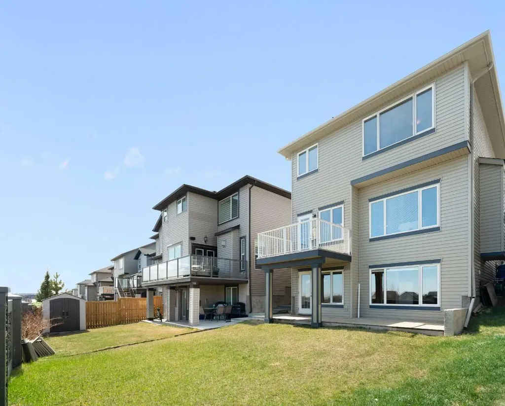 196 Nolanfield Way NW Calgary AB T3R 0M4